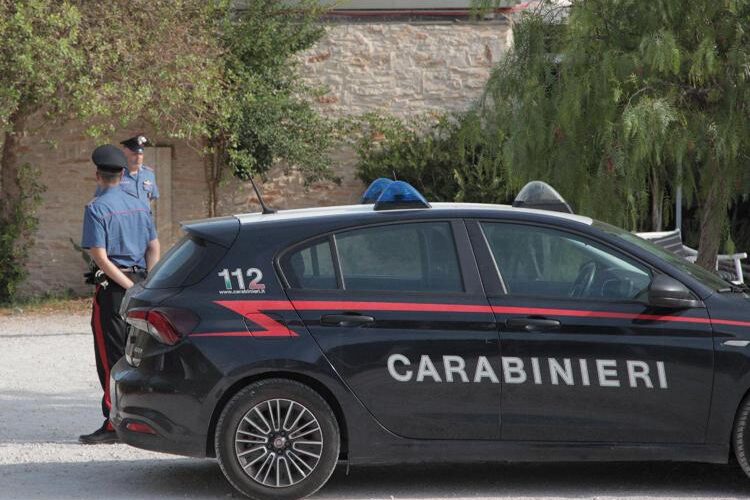Sparatoria in un locale di Molfetta: una ragazza uccisa
