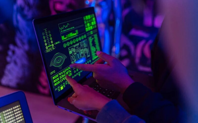 Arrestato 25enne romano per cyber stalking sulla ex