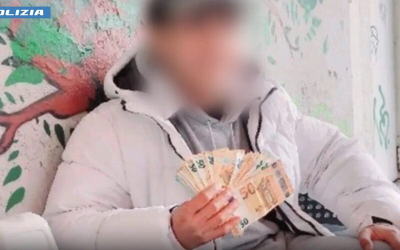 Polizia ferma 10 egiziani a Milano per immigrazione clandestina