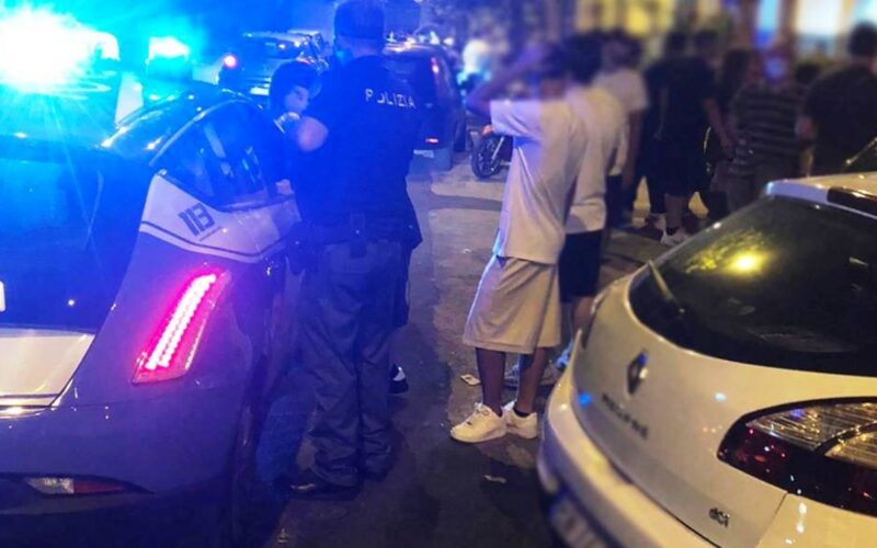 Sparatoria tra minorenni a Napoli: ucciso un 15enne