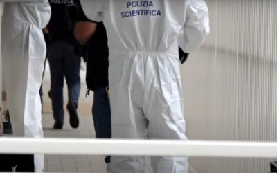 Marito dà fuoco alla moglie e la uccide con violenza brutale