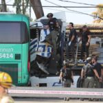 Tel Aviv, tir contro fermata bus: "Persone schiacciate". Sono 35 i feriti, polizia: "E' attentato"