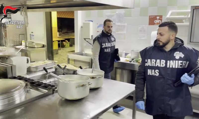 Controlli dei NAS nelle mense scolastiche: irregolare 1 su 4
