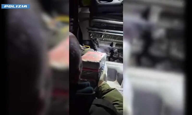 Arrestato trafficante droga [Video] sbarcato a Civitavecchia, 87 kg di coca