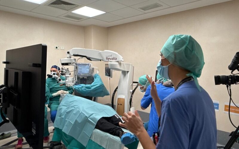 Live surgery oculistica: 16 interventi in diretta a Roma