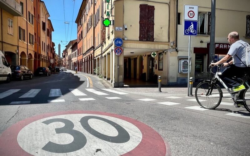 TAR respinge ricorso dei tassisti contro “Bologna Città 30”