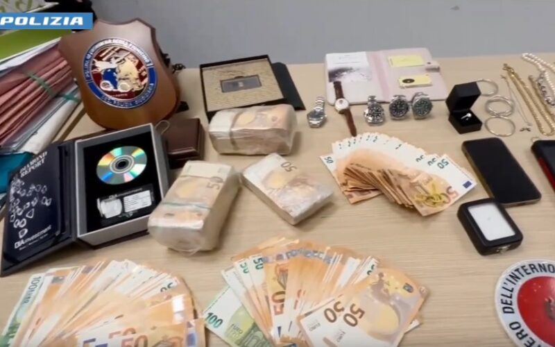 Sgominata banda di delinquenti: 13 arresti per estorsione [VIDEO]