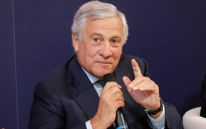 Tajani: “Lavoriamo per una pace giusta in Ucraina”