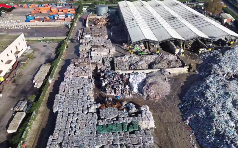 Sequestrata azienda a Caivano [VIDEO e FOTO] gestione illecita di rifiuti
