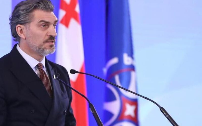 Mikheil Kavelashvili presidente Georgia, ex calciatore tra critiche