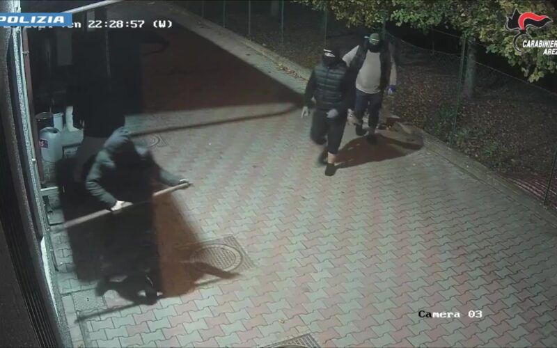 Arezzo: fermati due ladri per furti alle ditte orafe