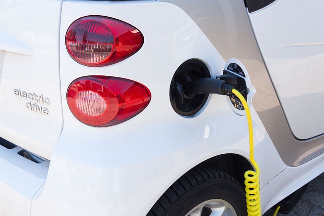 Mercato auto elettriche in calo a novembre, -17,1%