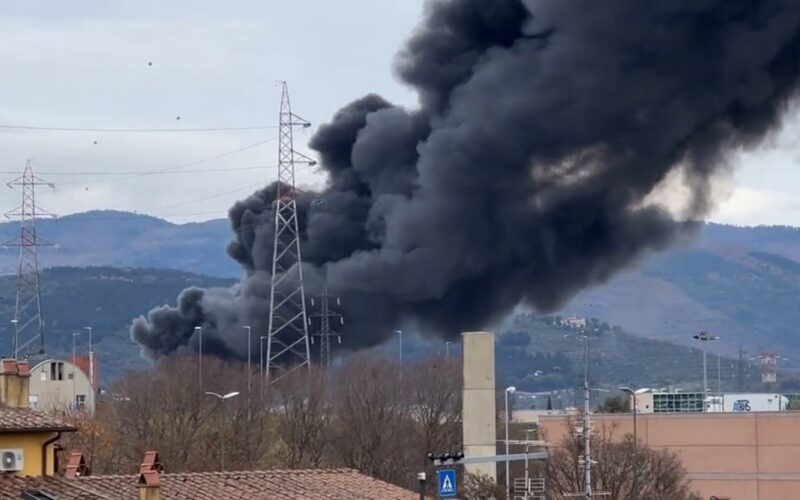Esplosione in deposito [Video] Eni a Calenzano: un morto e tre feriti