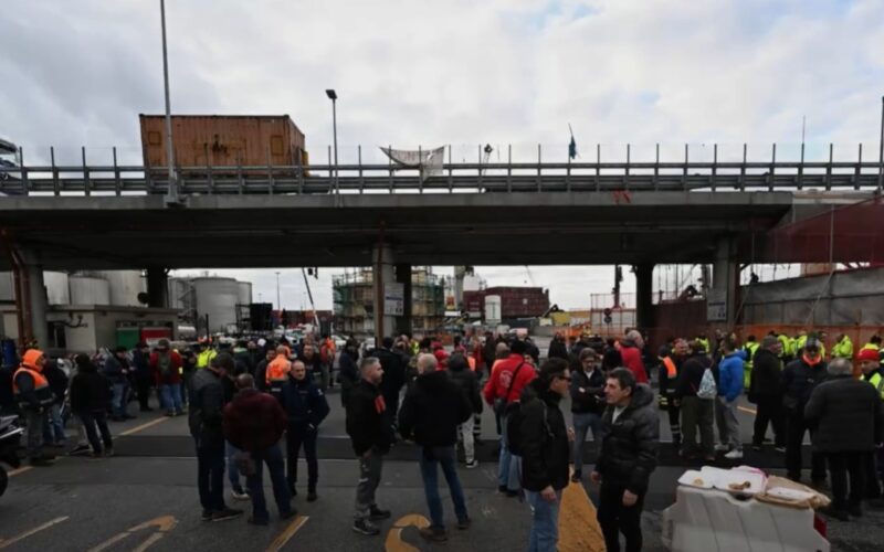 Infortunio mortale al porto di Genova, sciopero di 24 ore proclamato