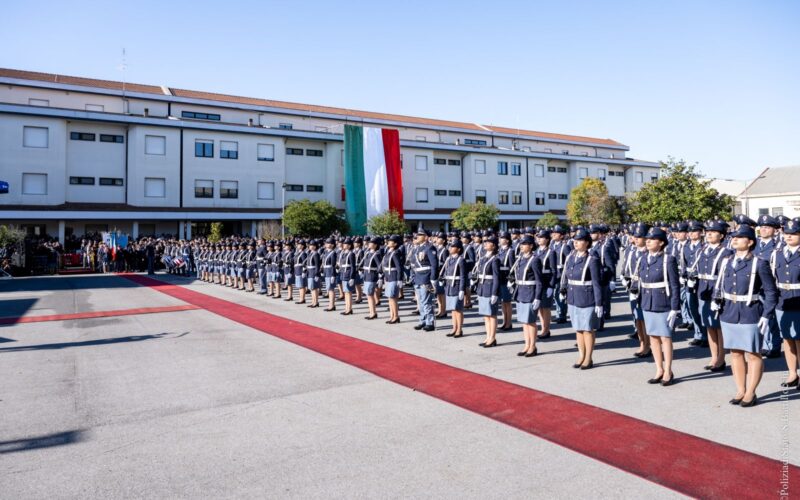 Giurano fedeltà 2.638 allievi agenti della Polizia di Stato
