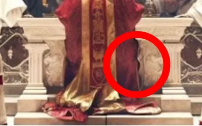 Immagine falsa su adorazione del diavolo in Vaticano diventa virale