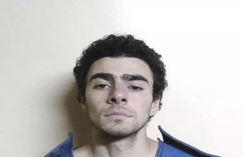 Mangione si dichiara innocente nell’omicidio di Thompson