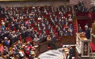 Crisi politica in Francia: Barnier dimissionario, Macron al lavoro per un nuovo governo