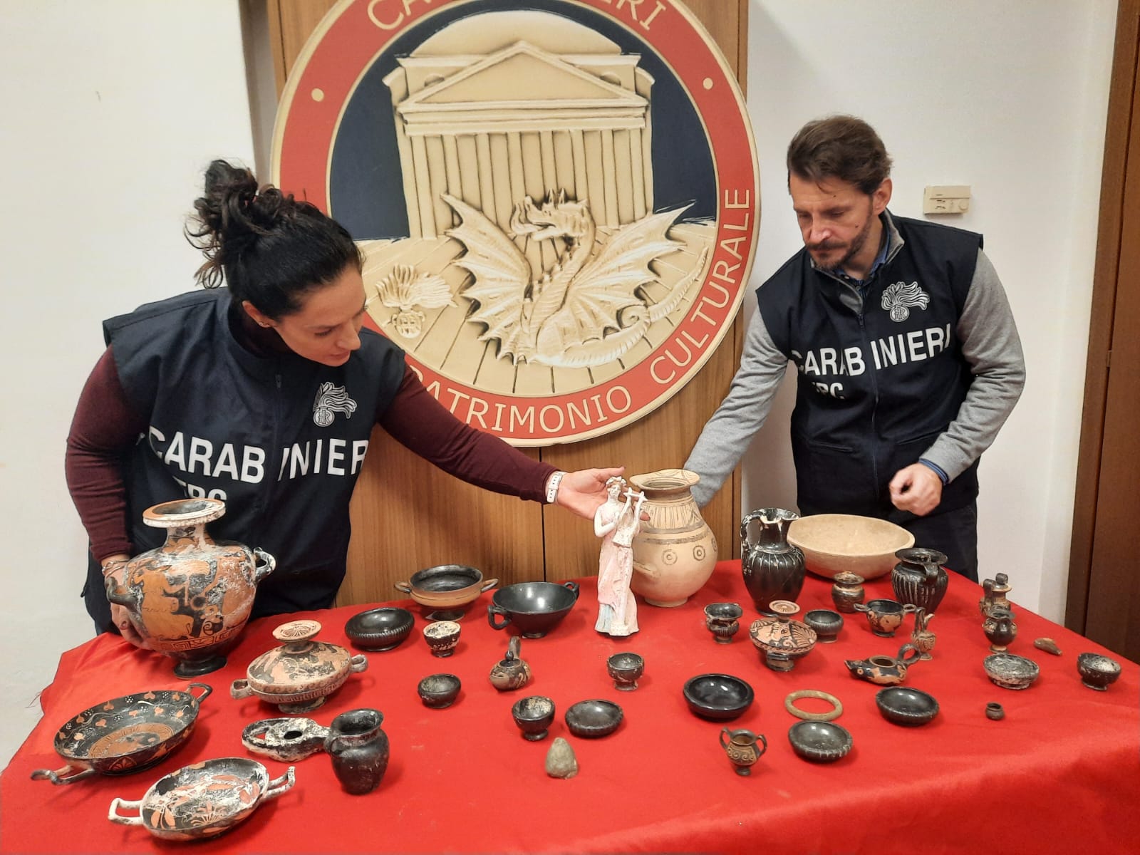 Operazione "Art Sharing": 32 indagati per traffico illecito di reperti