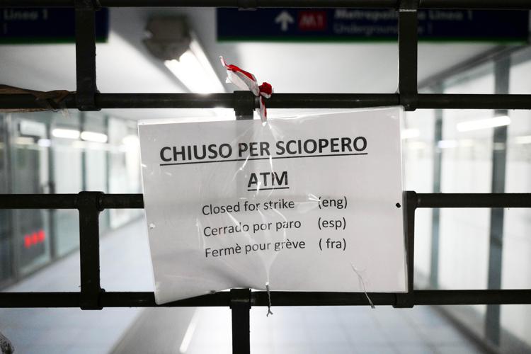 Sciopero confermato, Salvini riduce lo stop dei trasporti a 4 ore. Usb: “Disobbediremo”