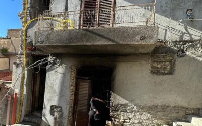 San Cipirello: Carabinieri salvano due bambini da un incendio