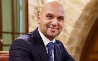 Spari contro la segreteria politica di Cambiano