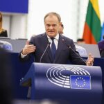 Tusk sollecita maggiore difesa e critica il Green Deal Ue