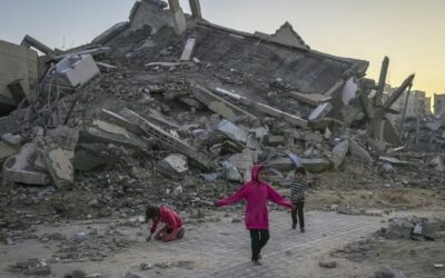 Netanyahu Autorizza Delegazione per Negoziare Cessate il Fuoco in Qatar Mentre Gli Attacchi Aerei in Gaza Continuano