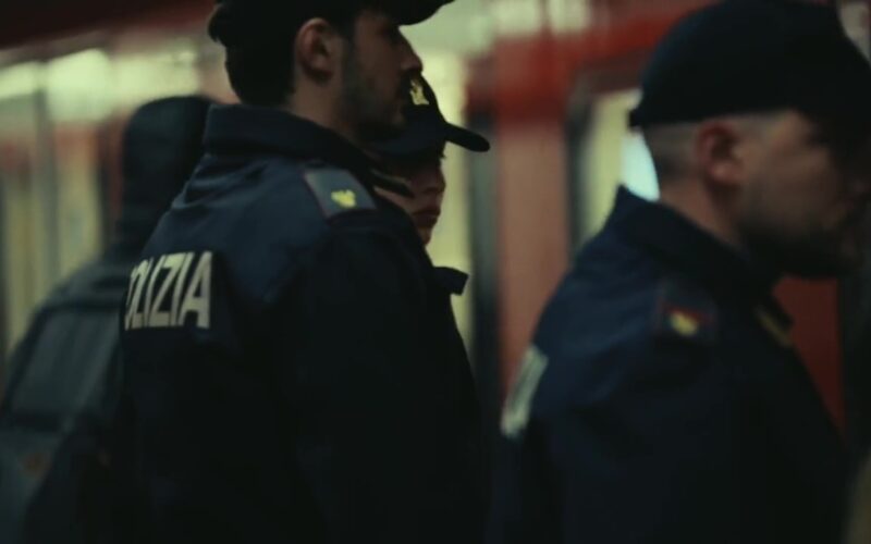 Più agenti nelle stazioni della metro di Roma, Milano e Napoli: lo spot della Polizia di Stato