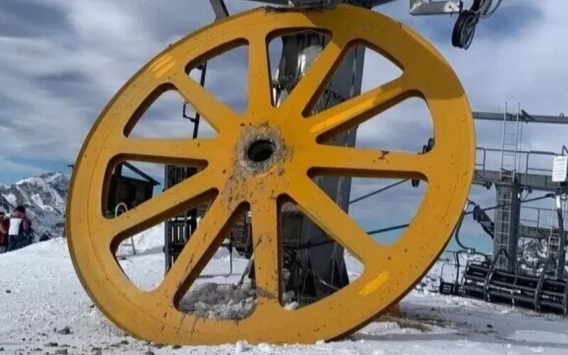 Seggiovia crolla sui Pirenei, dieci sciatori in ospedale