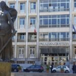 Neonato trovato morto a Bari, indagati parroco e tecnico