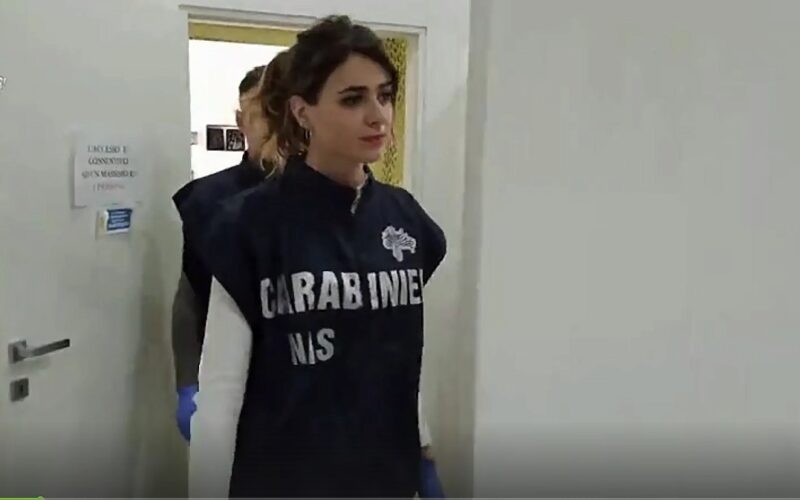 Arrestato 45enne [Video] in studio tatuaggi: armi e droga sequestrati