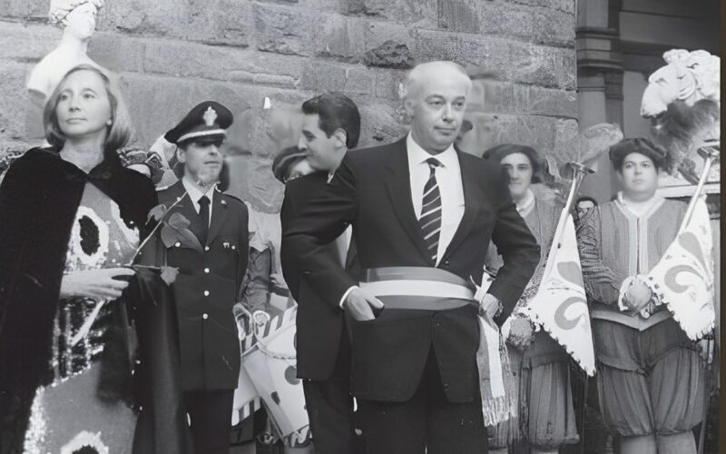 Omaggio a Lando Conti: Ricordo di un Sindaco e Massone