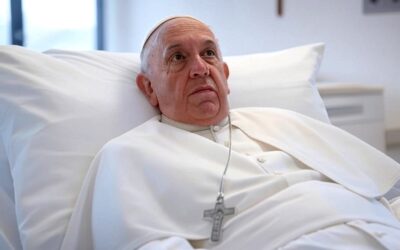 Papa Francesco ricoverato: diagnosi di polmonite bilaterale 