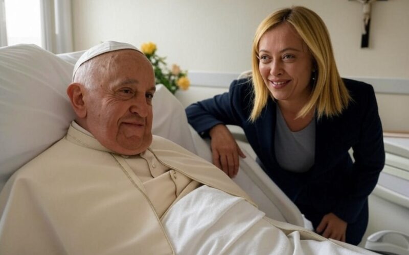 Papa Francesco ricoverato, Meloni lo visita e lo trova vigile
