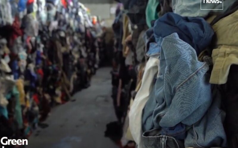 Nuovo tessuto giapponese infinitamente riciclabile conquista la moda