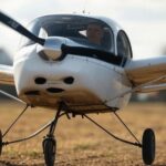 Sondrio: incidente aereo durante test velocità, equipaggio si salva grazie a paracadute