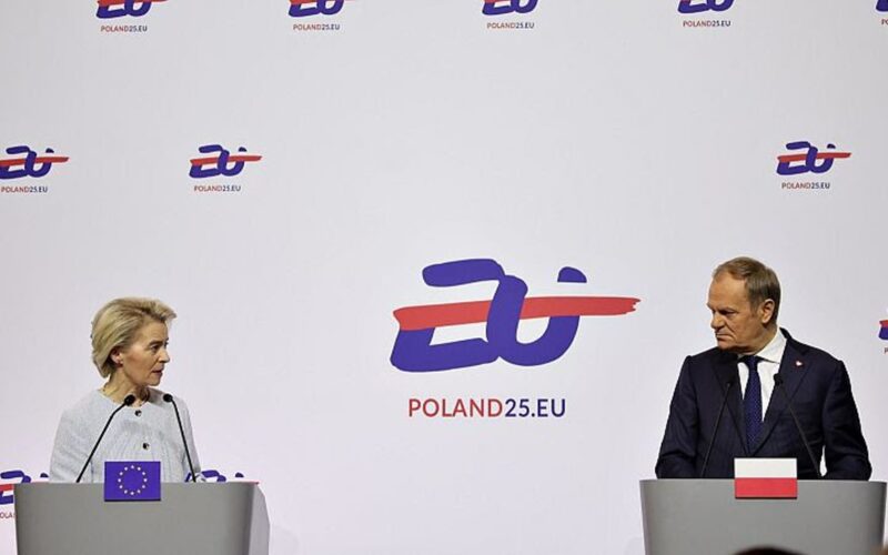Polonia, Tusk a von der Leyen: no al Patto sulla migrazione