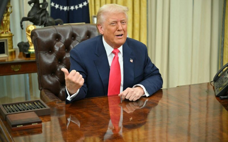 Trump minaccia dazi del 200% sugli alcolici europei