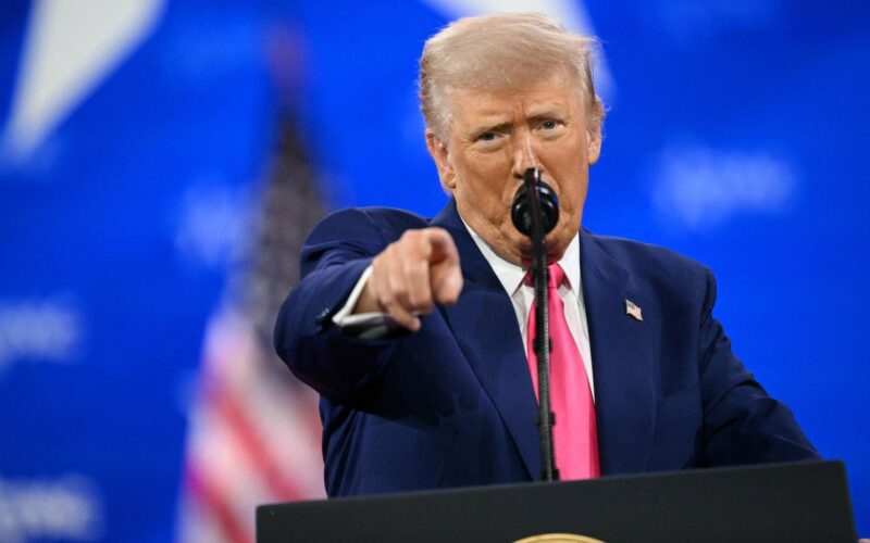 Trump insiste: “Prenderemo la Groenlandia al 100%”, e non esclude uso della forza
