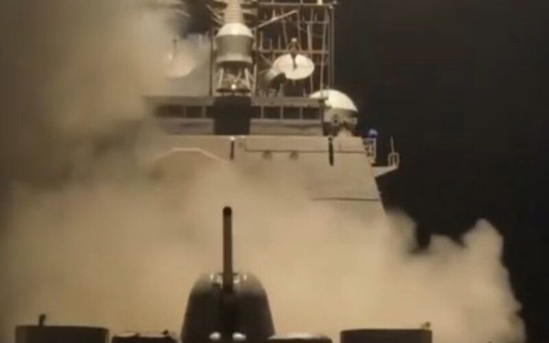 Nuovi attacchi USA in Yemen: tensioni crescenti con Houthi