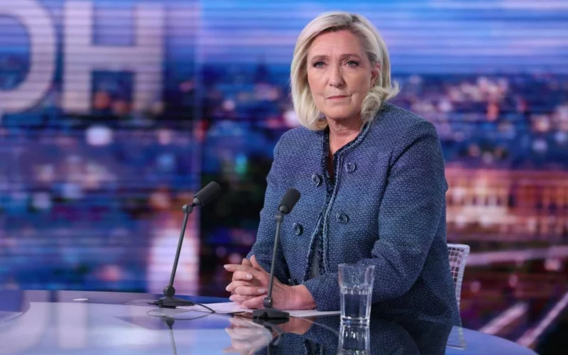 Le Pen attacca dopo la condanna: “Decisione politica, in Francia regime autoritario”