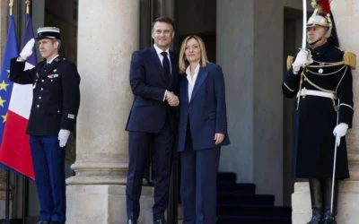 Summit su Ucraina, Macron: Russia non tratta, sanzioni restano