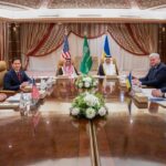 Ripartono gli aiuti militari. Trump: "Parlerò con Putin"