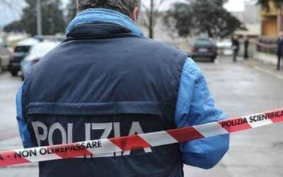Napoli, uccide la moglie e si impicca: a trovare i corpi è stato il figlio