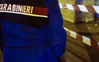 Uccide il padre per difendere la madre, arrestato 19enne