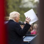 Trump annuncia dazi reciproci: imposte del 20% sull'UE