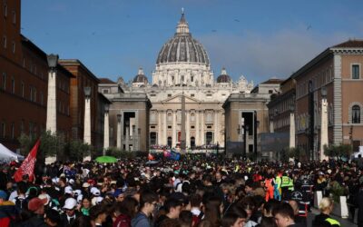 Funerale di Papa Francesco, l'uomo di Musk critica i politici italiani