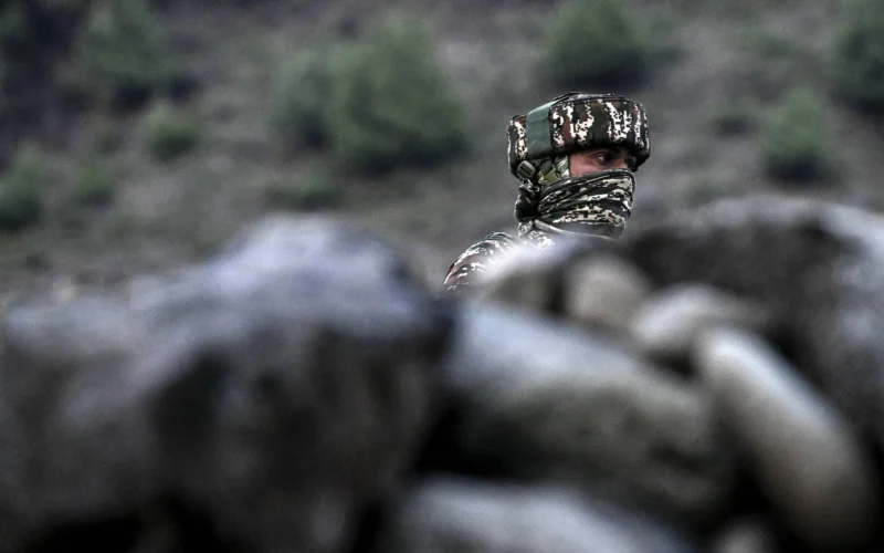 Attacco contro turisti nel Kashmir, 27 morti