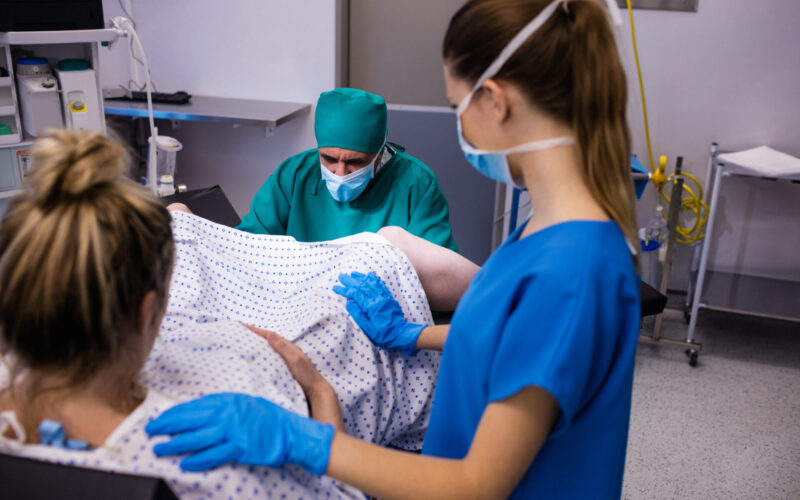 Grave carenza di ostetriche in Italia, allarme Nursing Up